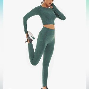 2-piece workout outfit